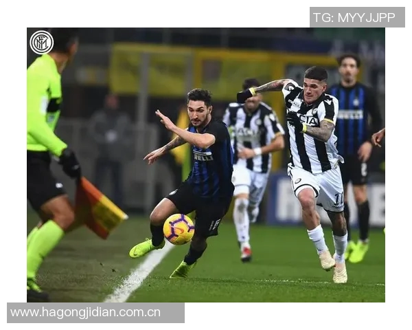 麦肯尼禁区内犹豫不决被断球错失良机